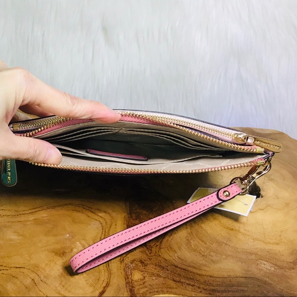 Michael Kors Jet Set XL Pop Out Clutch Wristlet - Picture 6 of 8